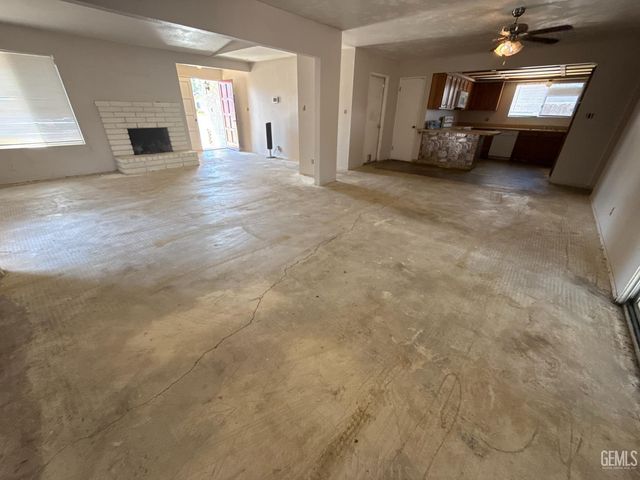 6012 Auburn Oaks Drive, Bakersfield, CA 93306