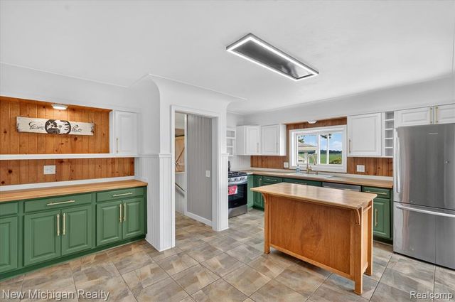 11374 Lahring Road, Byron, MI 48418