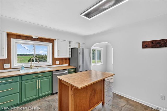 11374 Lahring Road, Byron, MI 48418