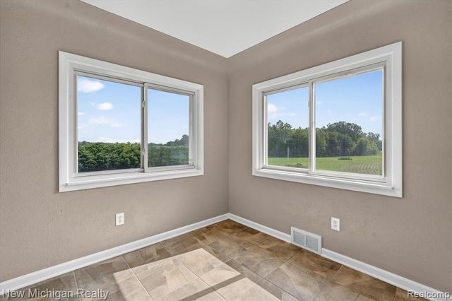 11374 Lahring Road, Byron, MI 48418