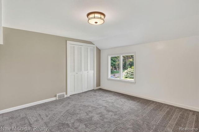 11374 Lahring Road, Byron, MI 48418