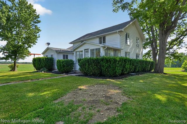 11374 Lahring Road, Byron, MI 48418