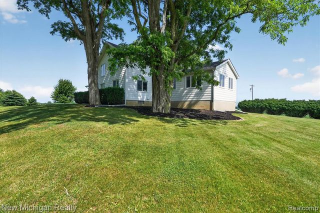 11374 Lahring Road, Byron, MI 48418