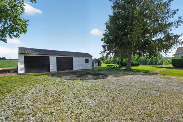 11374 Lahring Road, Byron, MI 48418