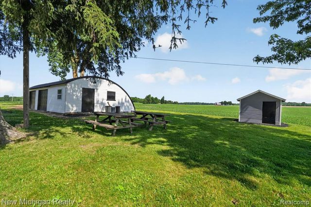 11374 Lahring Road, Byron, MI 48418
