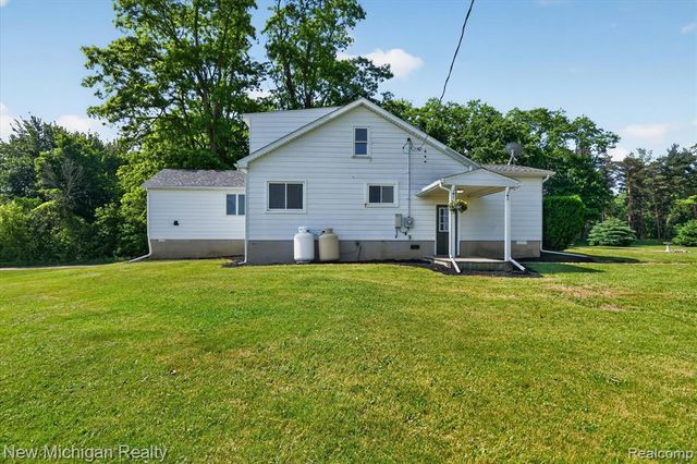 11374 Lahring Road, Byron, MI 48418
