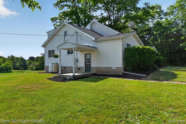 11374 Lahring Road, Byron, MI 48418