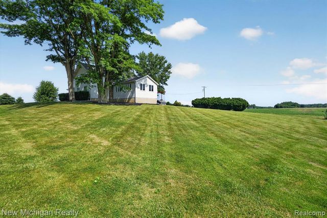 11374 Lahring Road, Byron, MI 48418