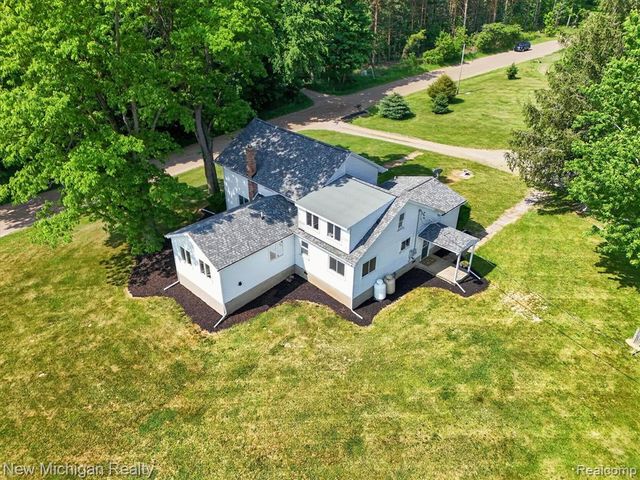11374 Lahring Road, Byron, MI 48418
