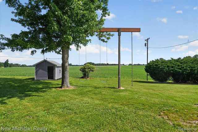 11374 Lahring Road, Byron, MI 48418