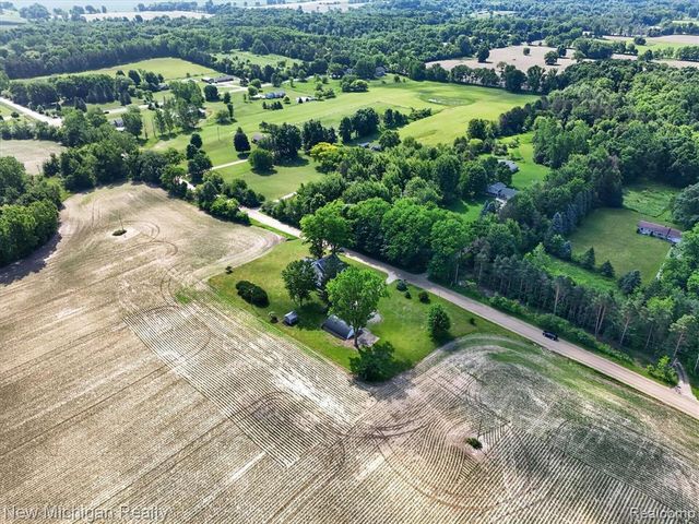 11374 Lahring Road, Byron, MI 48418