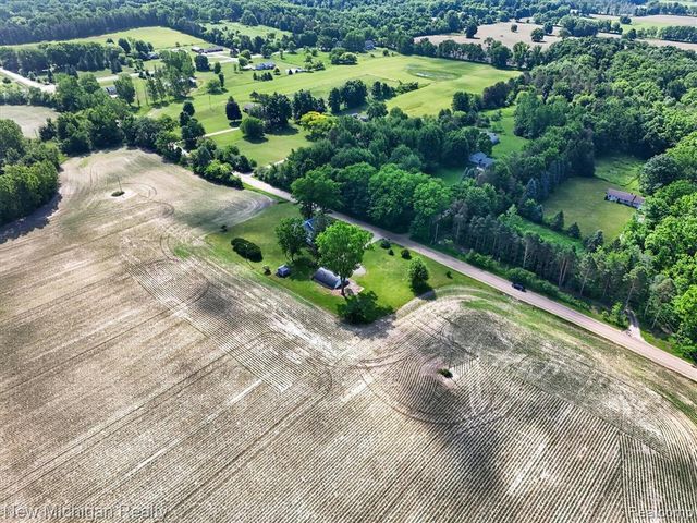 11374 Lahring Road, Byron, MI 48418