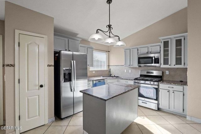 804 DESERT CACTUS Drive, Horizon City, TX 79928