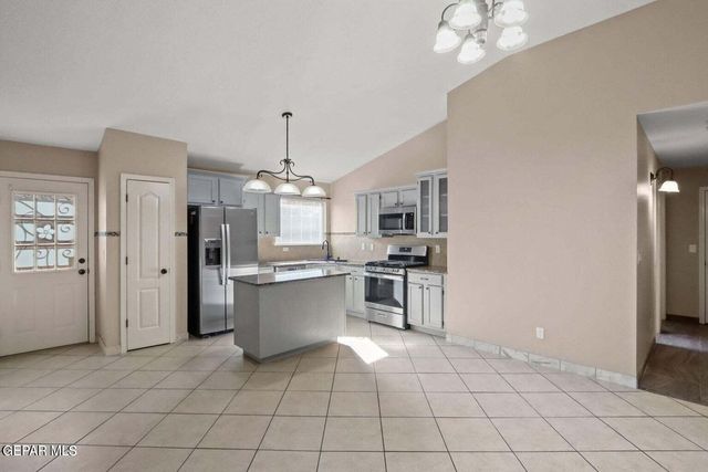 804 DESERT CACTUS Drive, Horizon City, TX 79928