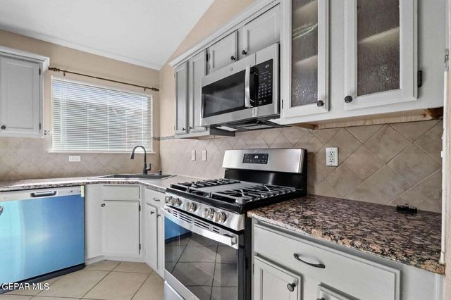 804 DESERT CACTUS Drive, Horizon City, TX 79928