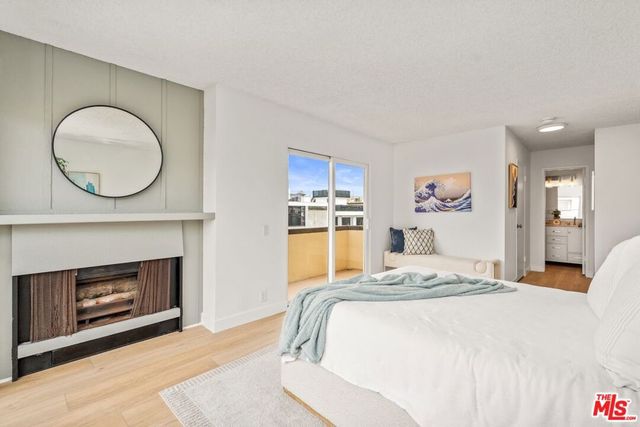 16 Quarterdeck Street 301, Marina Del Rey, CA 90292