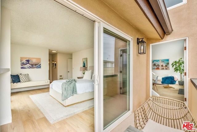 16 Quarterdeck Street 301, Marina Del Rey, CA 90292
