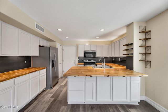 1897 W APPALOOSA Way, San Tan Valley, AZ 85144