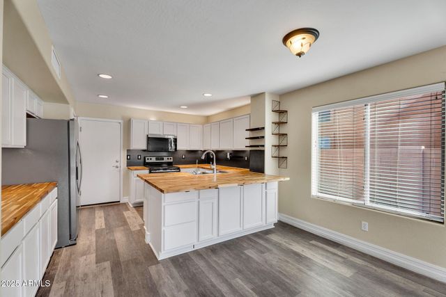 1897 W APPALOOSA Way, San Tan Valley, AZ 85144