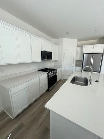 4100 Scarlet Ct, Merced, CA 95348
