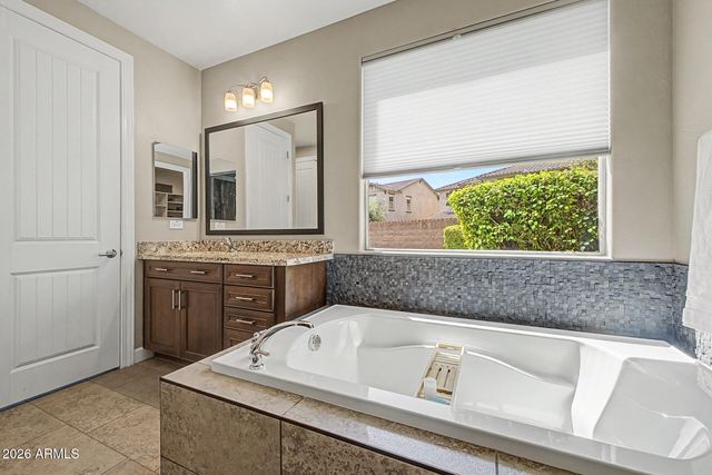 935 W GRAND CANYON Drive, Chandler, AZ 85248