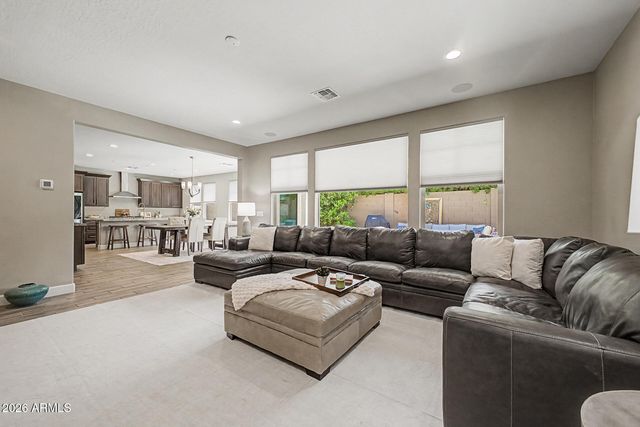 935 W GRAND CANYON Drive, Chandler, AZ 85248