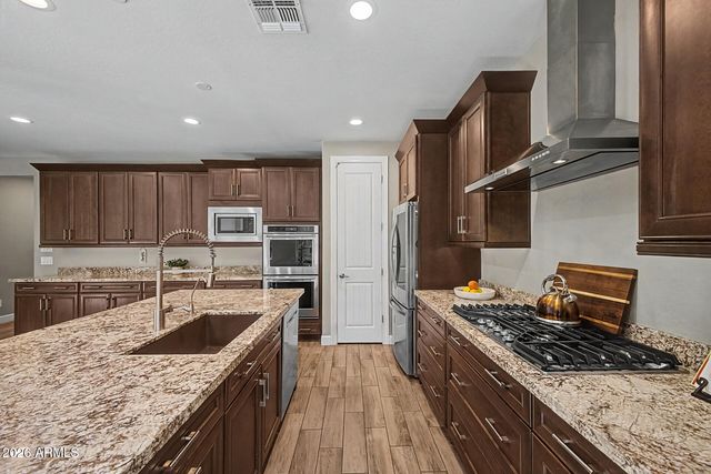 935 W GRAND CANYON Drive, Chandler, AZ 85248