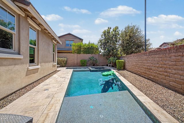 935 W GRAND CANYON Drive, Chandler, AZ 85248