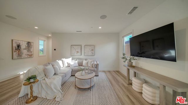 20111 W Piccadilly Lane, Porter Ranch, CA 91326