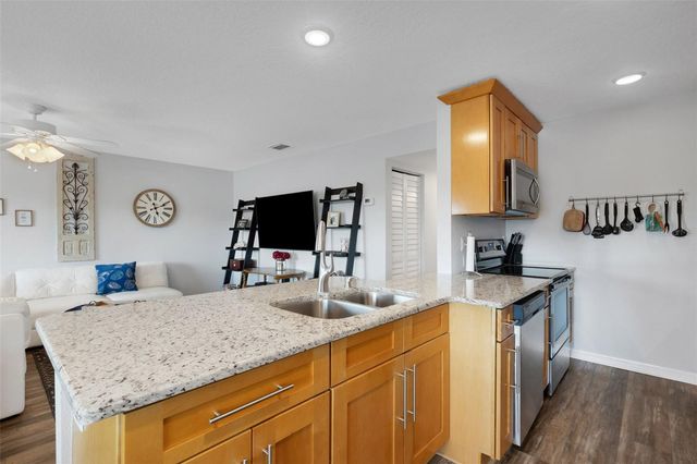 8039 GARDEN DRIVE 109, Seminole, FL 33777