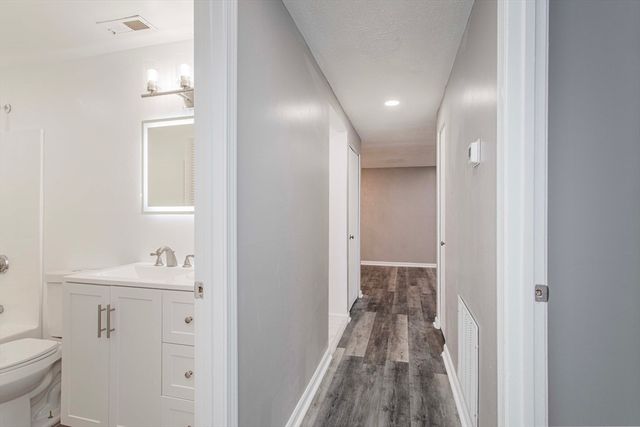 9 Longworth Ave 113, Brockton, MA 02301