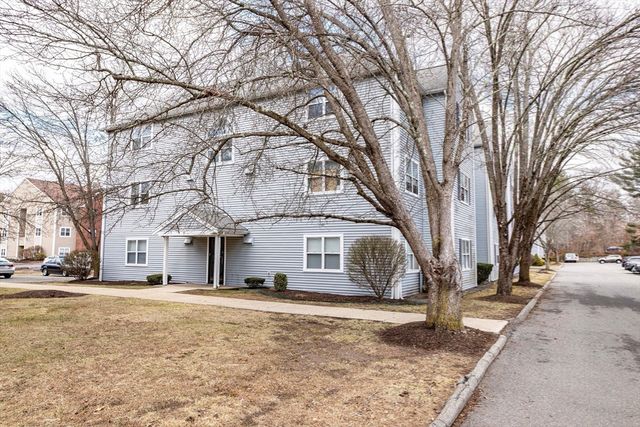 9 Longworth Ave 113, Brockton, MA 02301