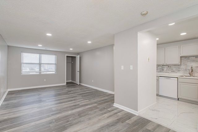 9 Longworth Ave 113, Brockton, MA 02301