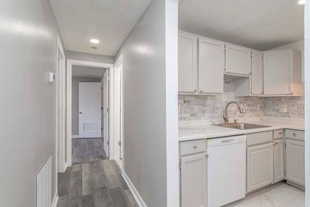 9 Longworth Ave 113, Brockton, MA 02301