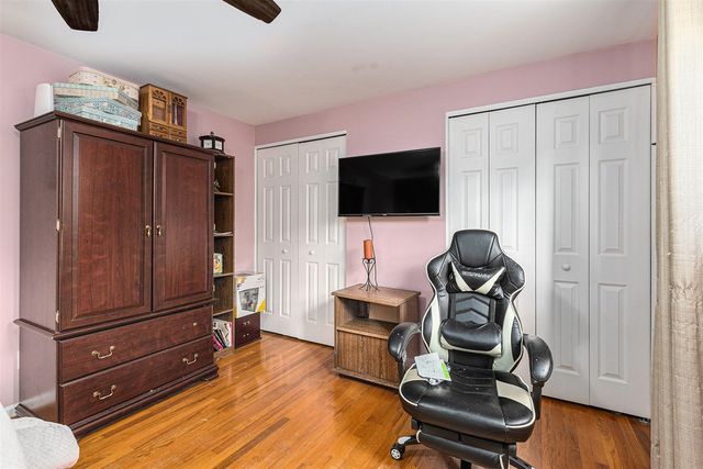 535 S Hubbard Street, Westland, MI 48186