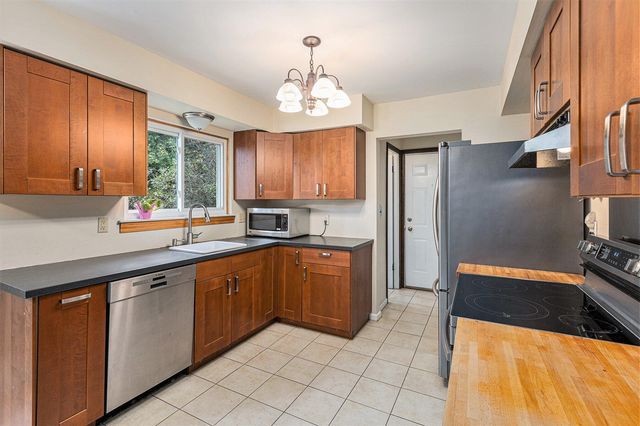 535 S Hubbard Street, Westland, MI 48186