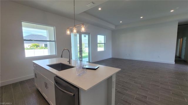 412 SW 28th AVE, Cape Coral, FL 33991