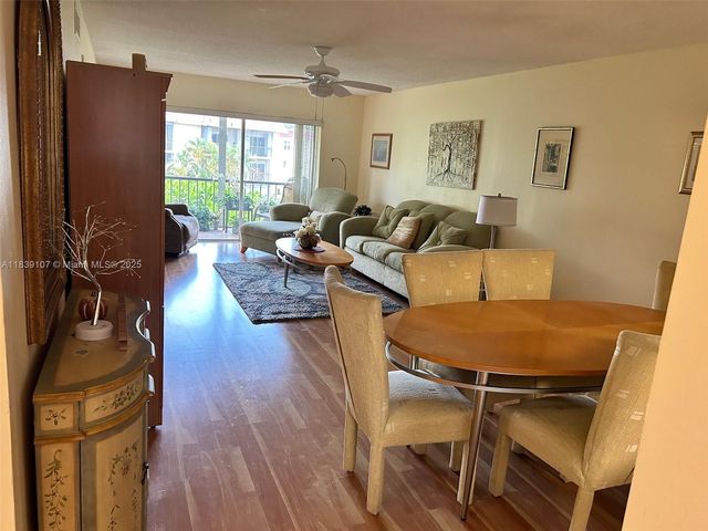 371 S Hollybrook Dr 308, Pembroke Pines, FL 33025