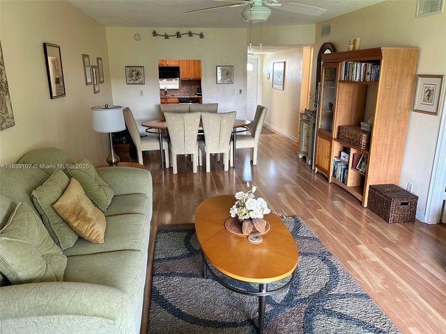 371 S Hollybrook Dr 308, Pembroke Pines, FL 33025