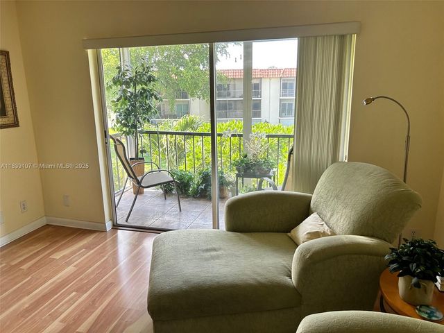 371 S Hollybrook Dr 308, Pembroke Pines, FL 33025