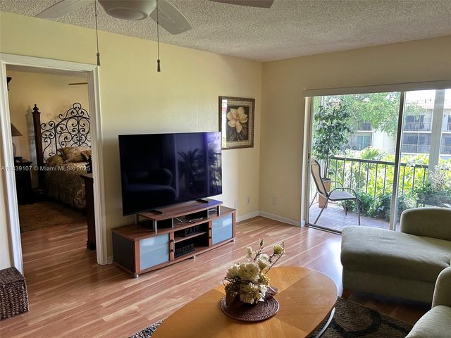 371 S Hollybrook Dr 308, Pembroke Pines, FL 33025