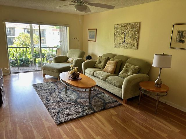 371 S Hollybrook Dr 308, Pembroke Pines, FL 33025