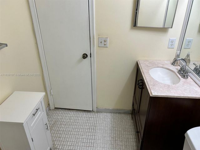 371 S Hollybrook Dr 308, Pembroke Pines, FL 33025