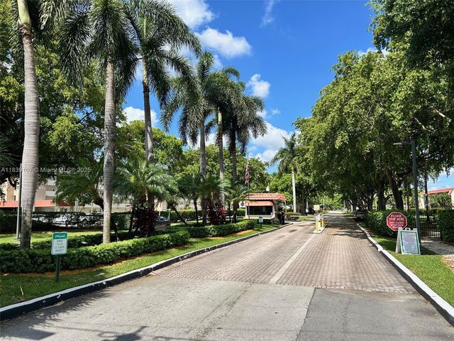 371 S Hollybrook Dr 308, Pembroke Pines, FL 33025