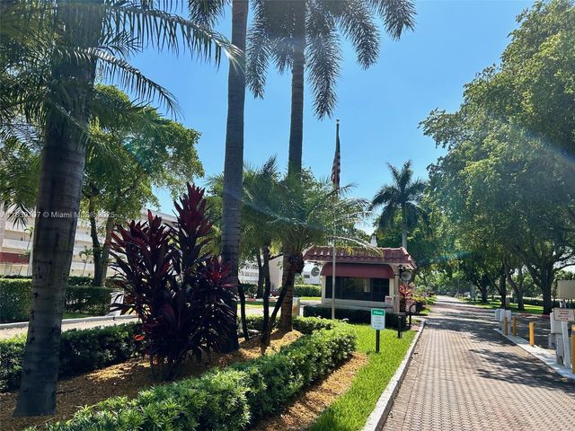 371 S Hollybrook Dr 308, Pembroke Pines, FL 33025