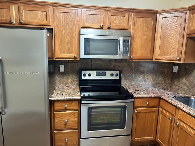 371 S Hollybrook Dr 308, Pembroke Pines, FL 33025