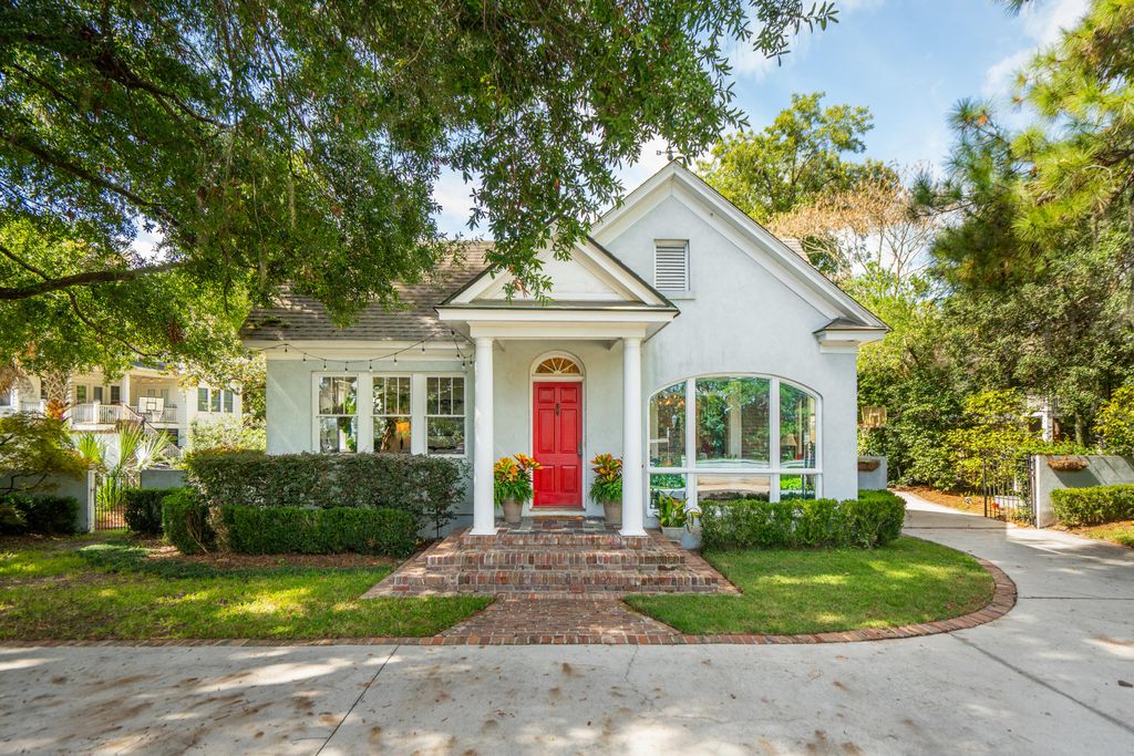 138 Folly Road Boulevard, Charleston, SC 29407