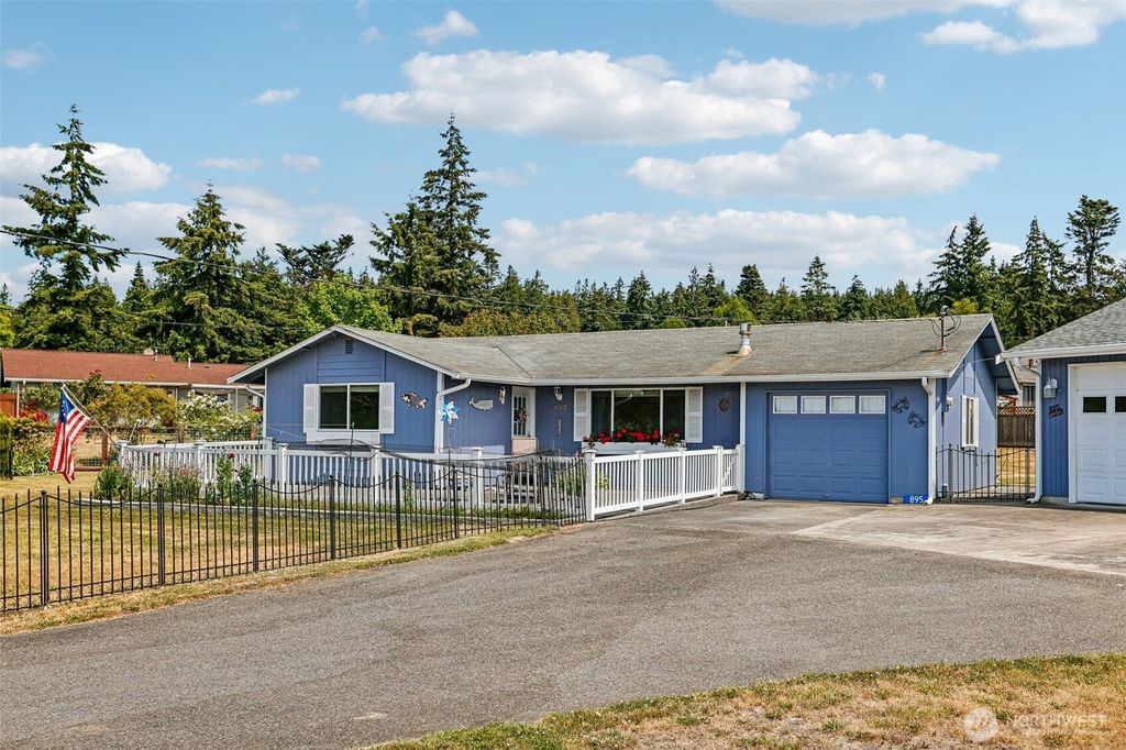 895 Prairie View Avenue, Coupeville, WA 98239