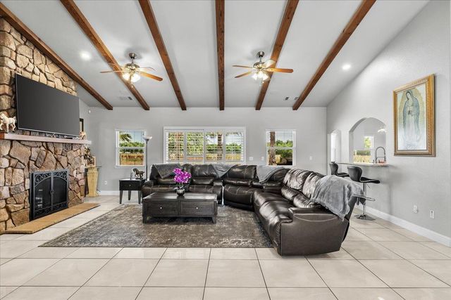 31011 Edwards Ave, Oakdale, CA 95361