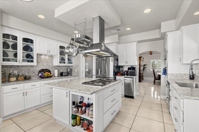 31011 Edwards Ave, Oakdale, CA 95361